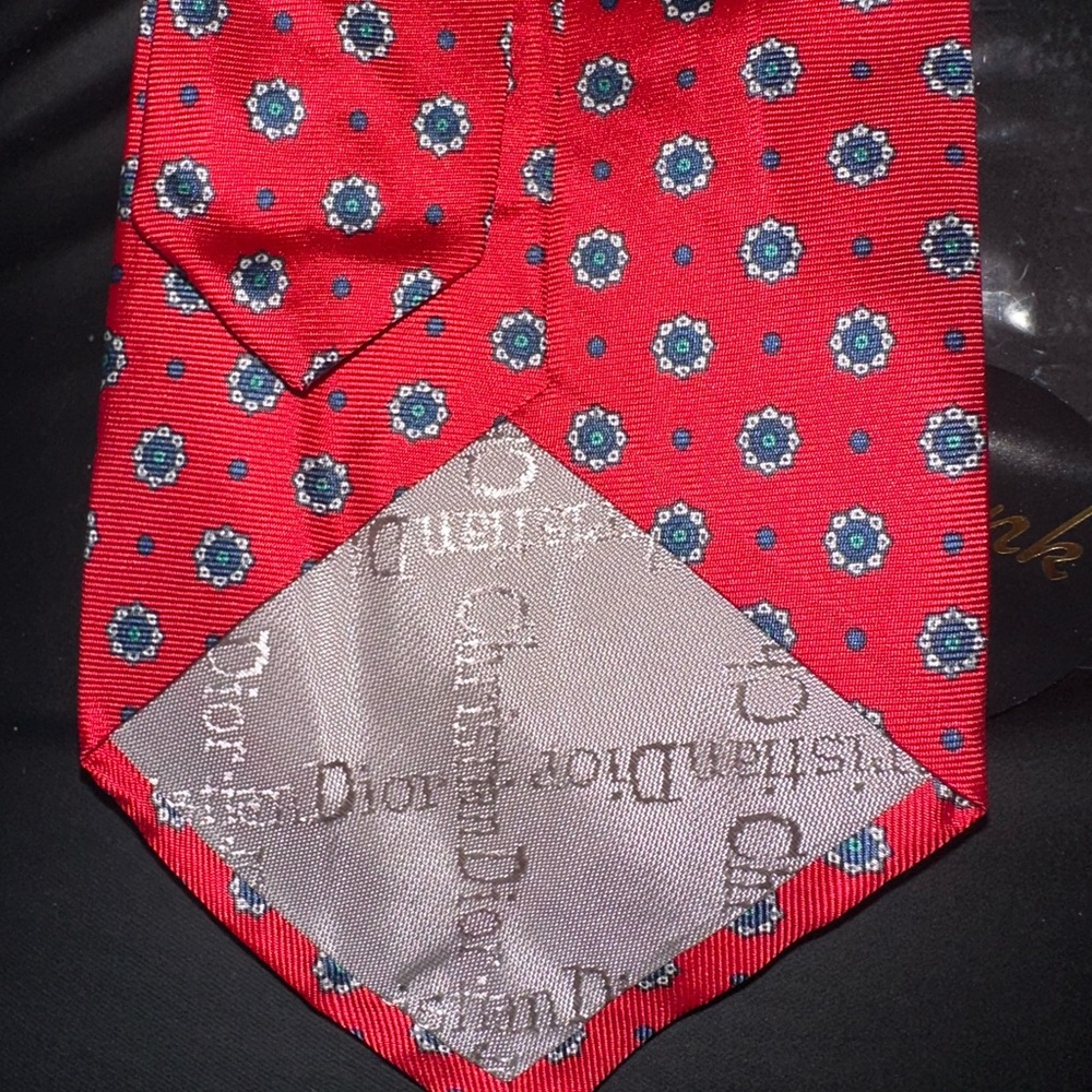 Two Christian Dior Ties 100 percent silk The red one - Picture 8 of 15